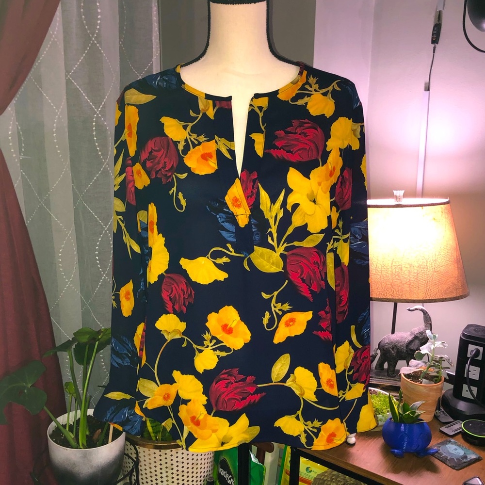 Floral Blouse. NWOT